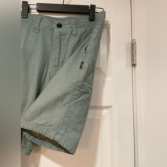 O’Neill Mens Size 28” Sage Green 8” Inseam Chino Bermuda Shorts Logo Pockets Zip - Picture 6 of 12